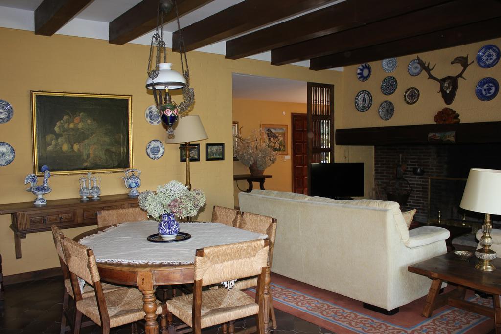 Rancho La Herradura Arenas de San Pedro Bilik gambar